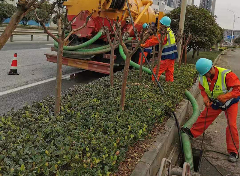 长安镇市政管道清淤